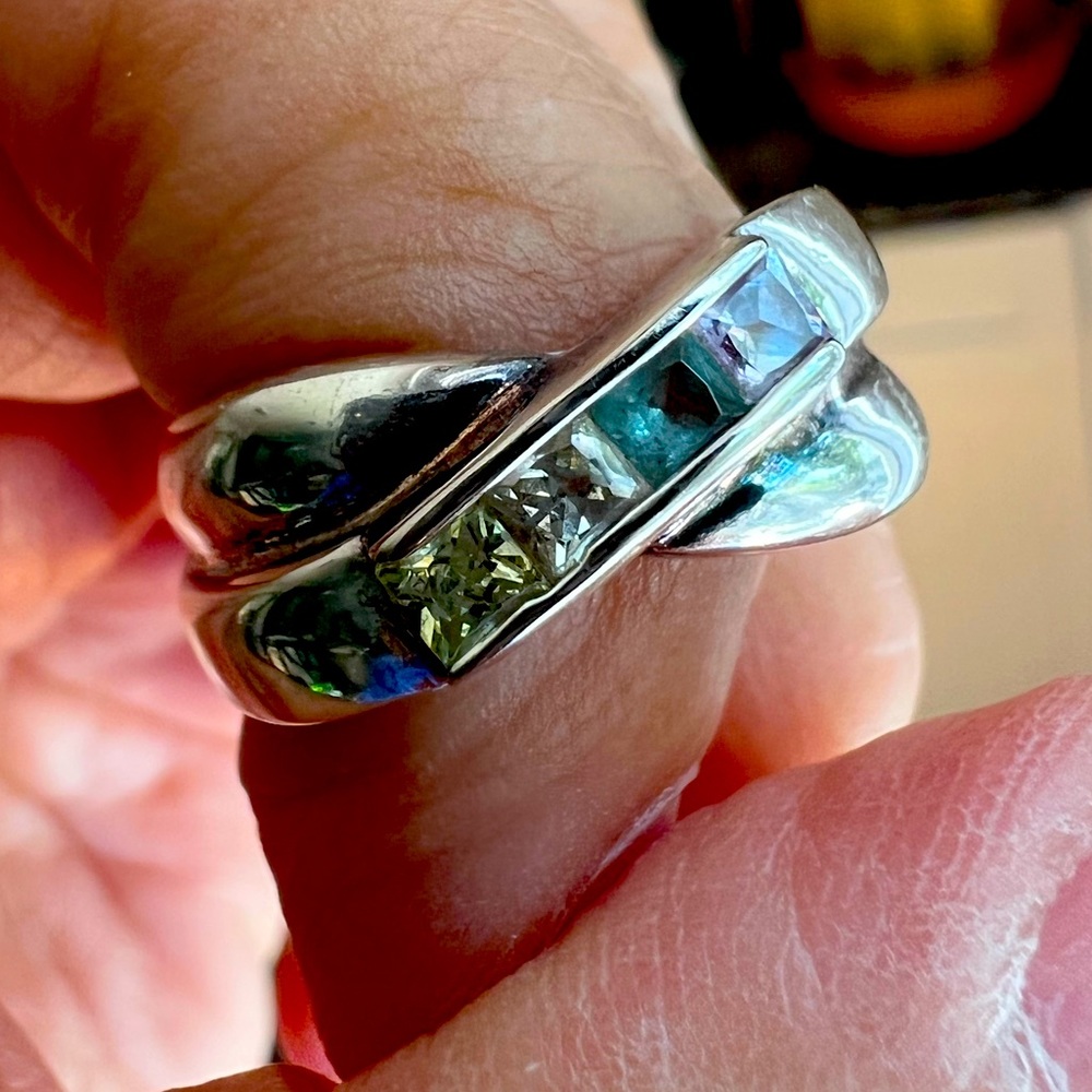 Sterling silver ring. 4 stones